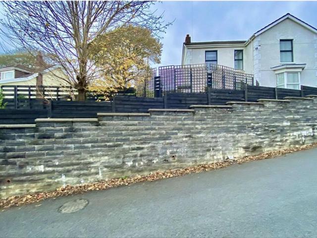 House for sale in Capel, Felinfoel