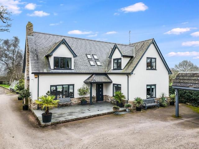 House for sale in Howe Green, Chelmsford