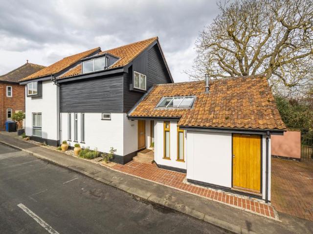 House for sale in Chelmondiston, Suffolk