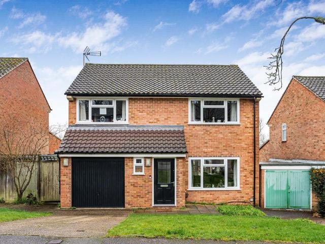 House for sale in Hall Park, Pouchen End