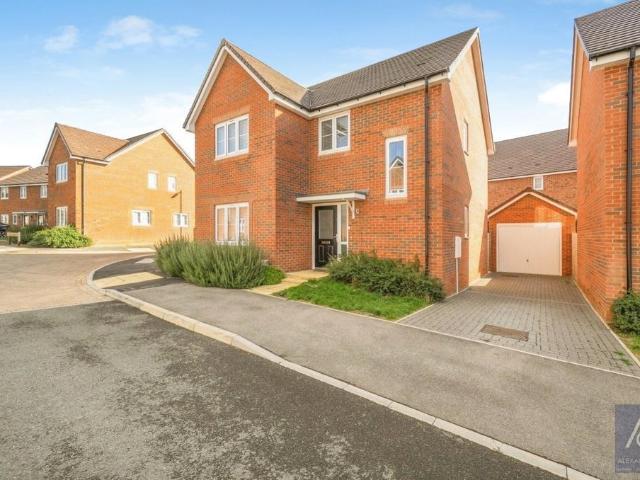 House for sale in Steeple Claydon, Buckinghamshire