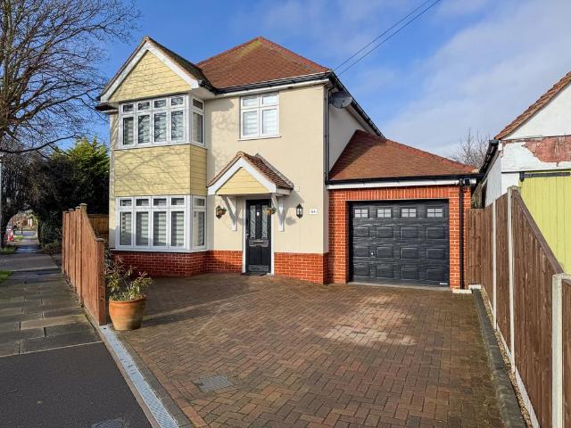 House for sale in Frinton and Walton, Dale Hill