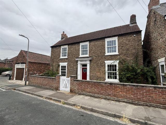 House for sale in Hemingbrough, North Yorkshire