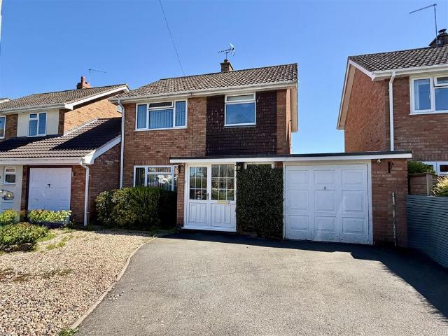 House for sale in Crookhill, Worcestershire