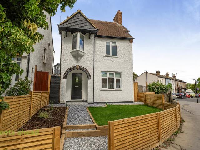 House for sale in London Borough of Croydon, Greater London