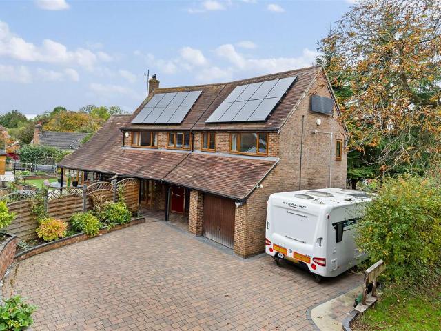 House for sale in Fenny Stratford, Milton Keynes