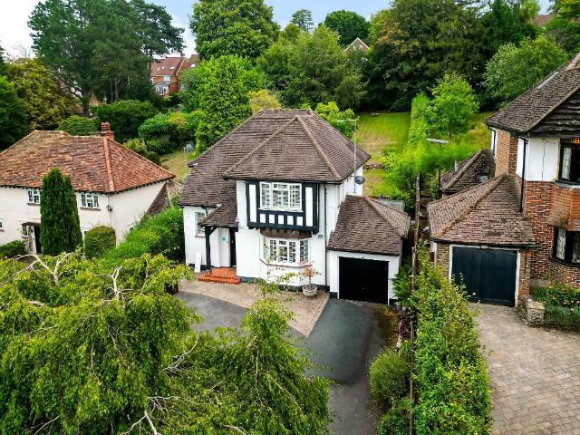 House for sale in Caterham Valley, Hillview