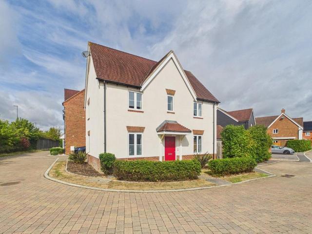 House for sale in Wickhurst Green, Horsham