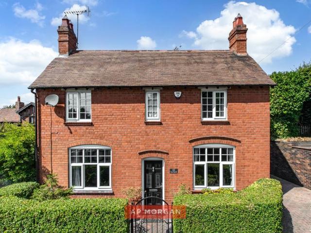 House for sale in Bromsgrove, Worcestershire