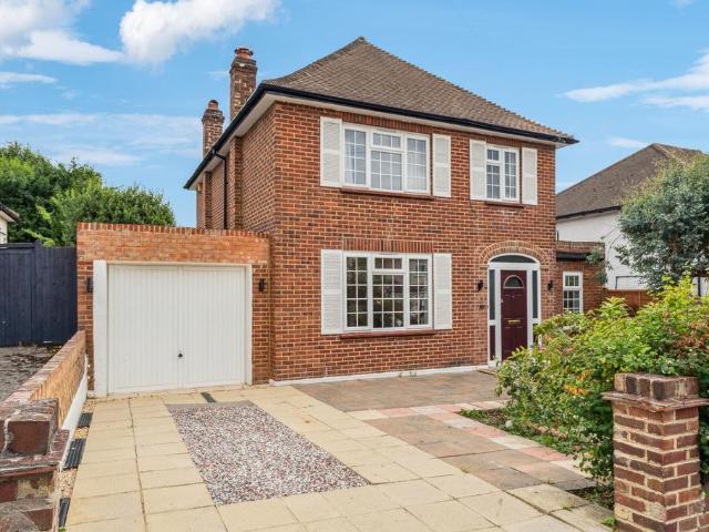 House for sale in Northwood, Greater London