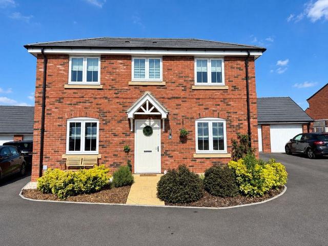 House for sale in Great Glen, Harborough