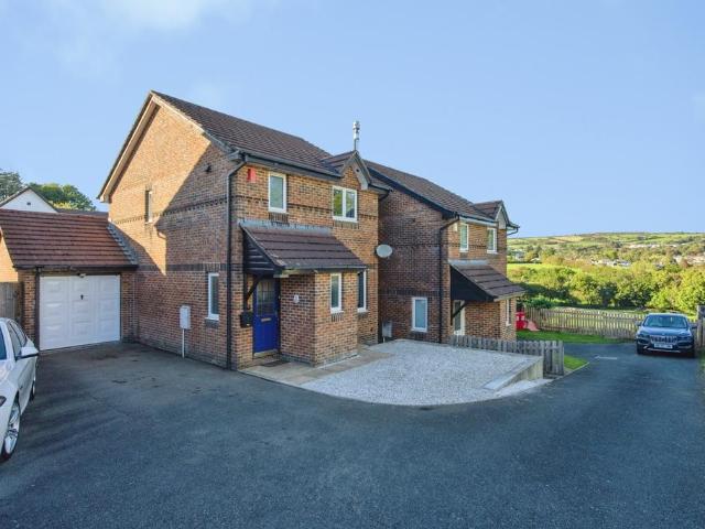 House for sale in Tremar Coombe, St Cleer