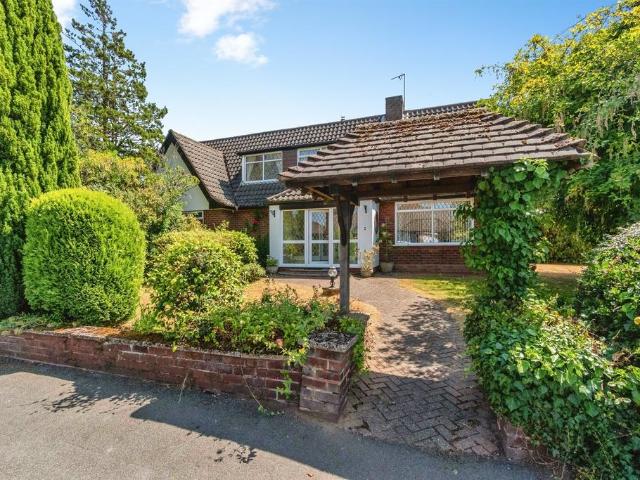 House for sale in Bloxwich, West Midlands