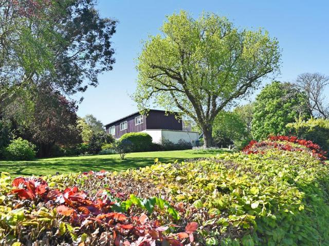 House for sale in Cliff End, Heathlands