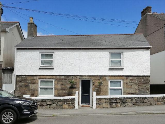 House for sale in Mount Ambrose, Cornwall