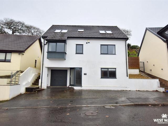 House for sale in Saundersfoot, Wales