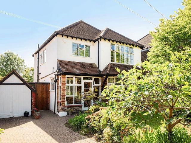 House for sale in Woodcote, Epsom