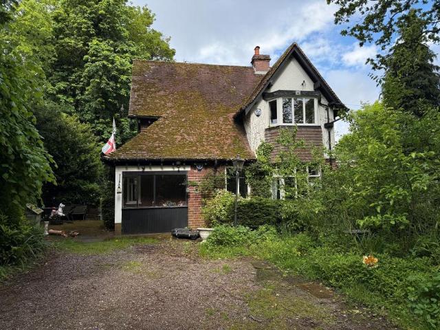 House for sale in Shirley, West Midlands