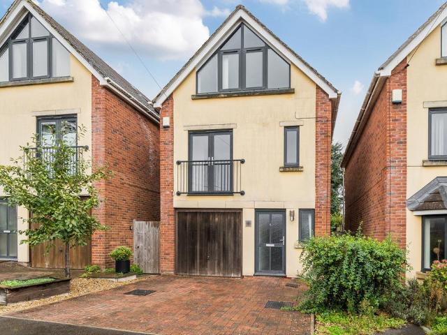 House for sale in Alveston