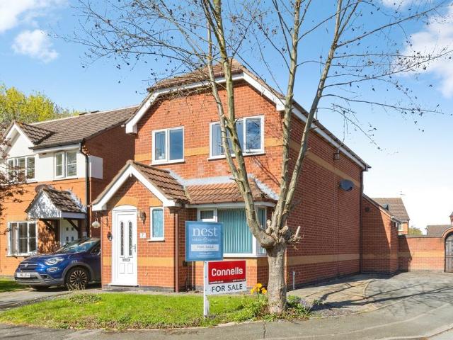 House for sale in Whetstone, Pinfold