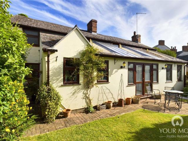 House for sale in Nether Heyford, Northamptonshire