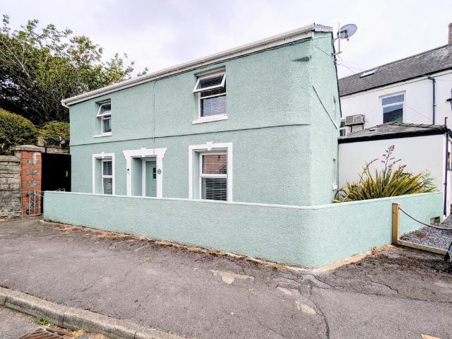 House for sale in Kidwelly, Wales