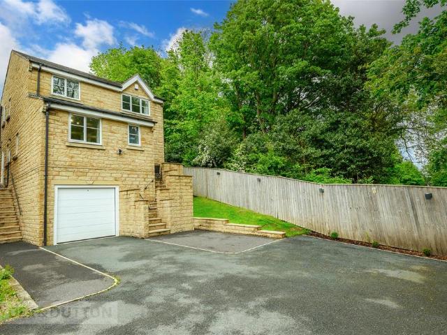 House for sale in Marsh, Milnsbridge