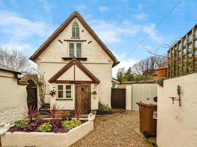 House for sale in Haddenham, Buckinghamshire