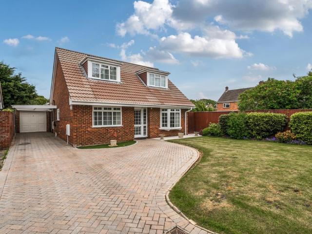 House for sale in Highcliffe