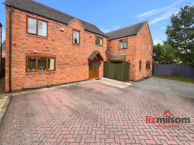 House for sale in Oversetts, Egginton