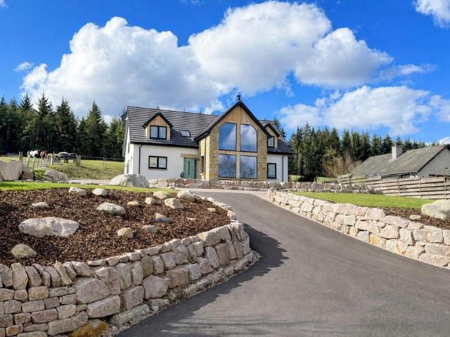 House for sale in Skye Of Curr, Scotland