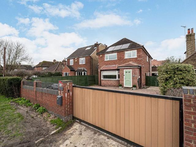 House for sale in Beaconsfield, Penn Bottom