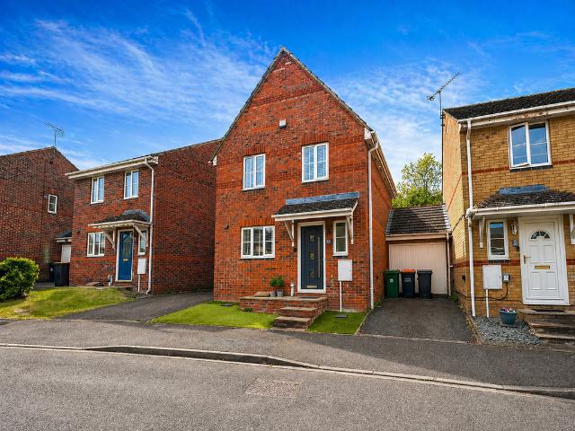 House for sale in Houghton Regis, Bedfordshire
