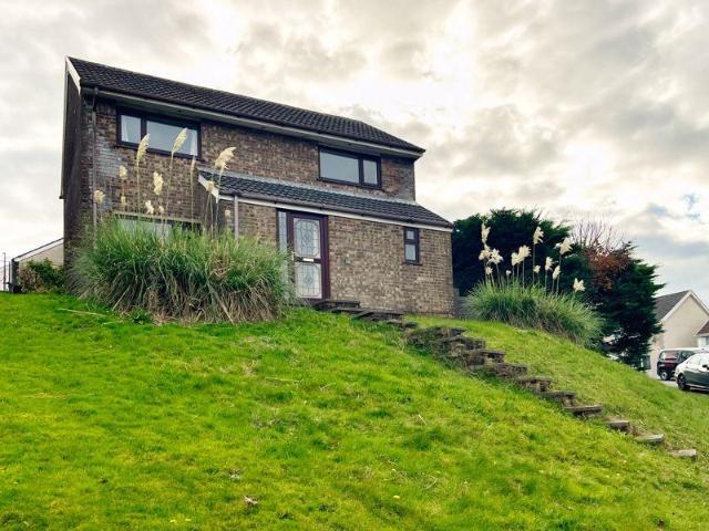 House for sale in Cimla, Neath