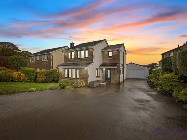 House for sale in Allerton Upper Green, Thornton