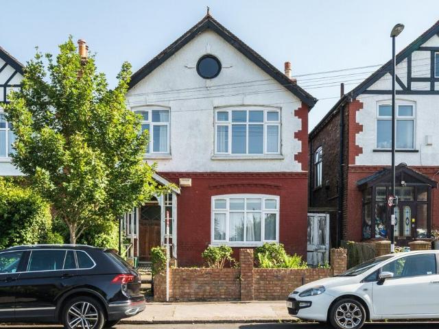 House for sale in London Borough of Croydon, Upper Norwood