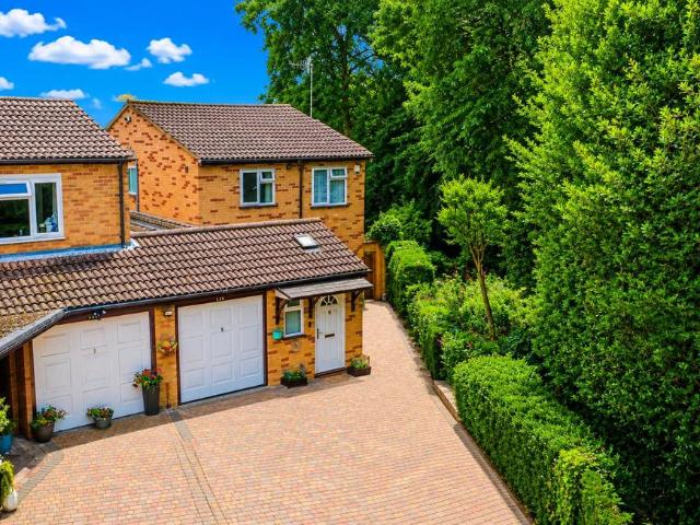 House for sale in Pouchen End, Hertfordshire