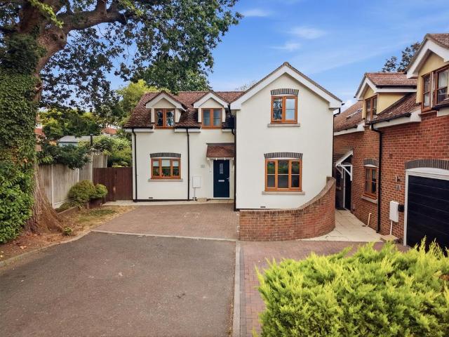 House for sale in Potters Bar, Hertfordshire