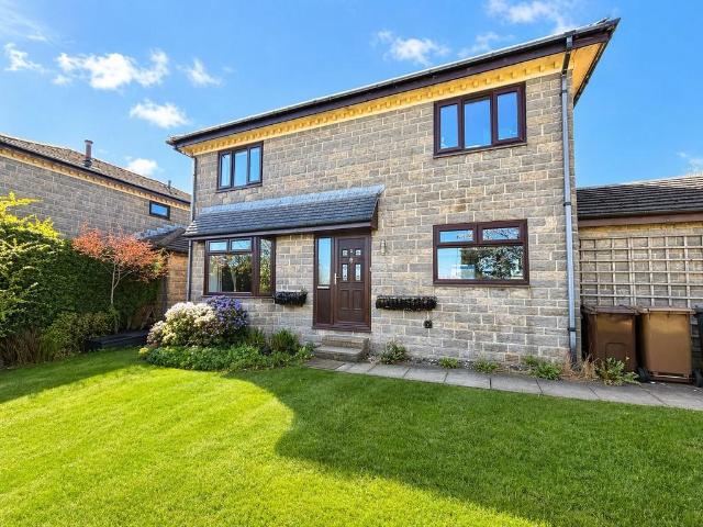 House for sale in Westwood Park, Queensbury