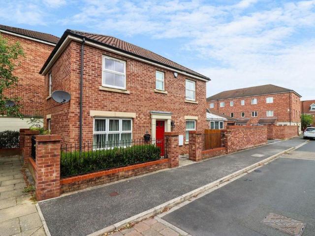 House for sale in Cusworth, South Yorkshire