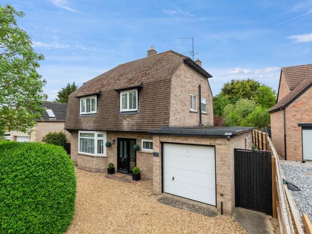 House for sale in Ortongate Centre, Peterborough