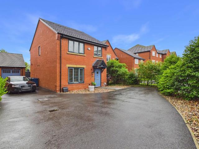 House for sale in Roby Mill, Lancashire