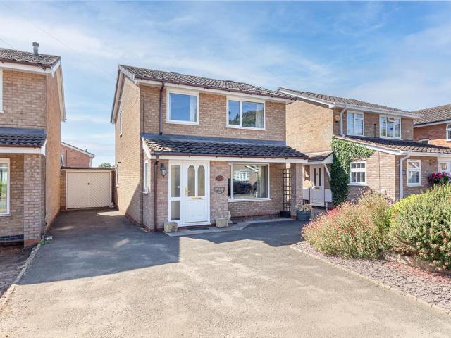 House for sale in Lower Wick, Worcestershire