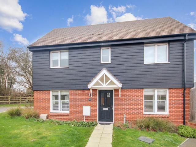 House for sale in Perryfields, West Sussex