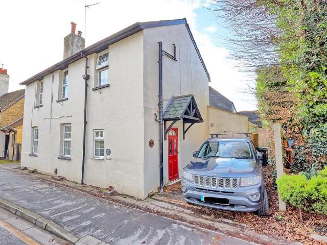 House for sale in Kings Hill, Colliers End