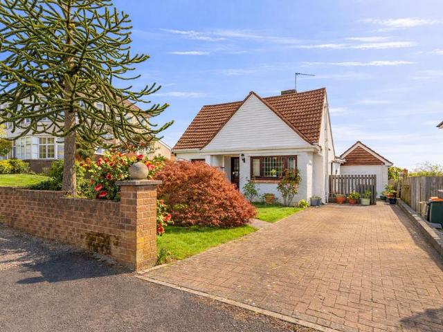 Bungalow for sale in Allt-yr-yn, Wales