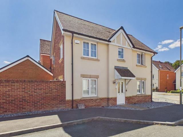 House for sale in Blackwater and Hawley, Hart