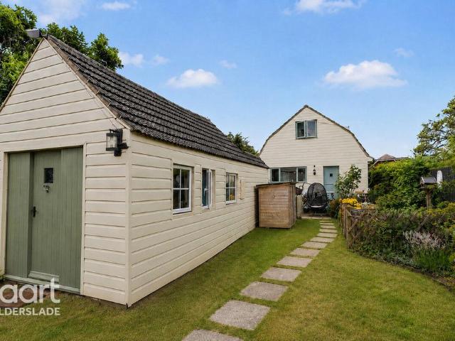 House for sale in Chatham