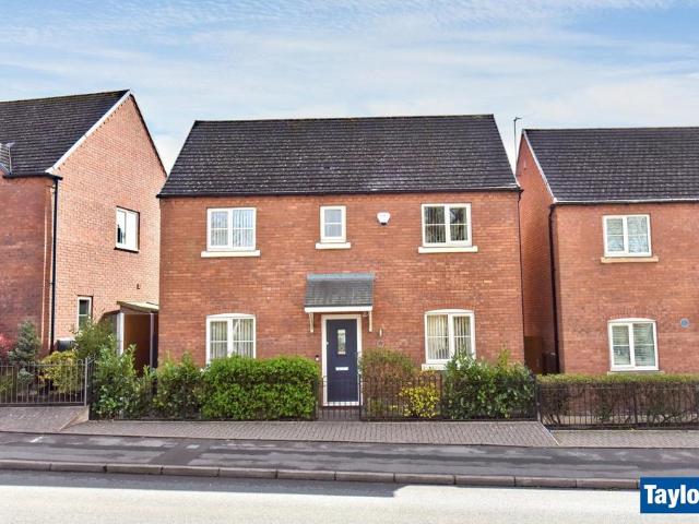 House for sale in Kingswinford, West Midlands