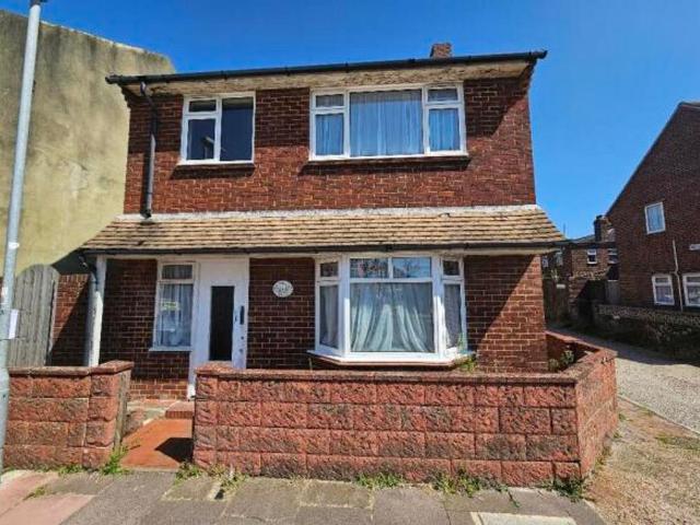 House for sale in Roselands, Eastbourne